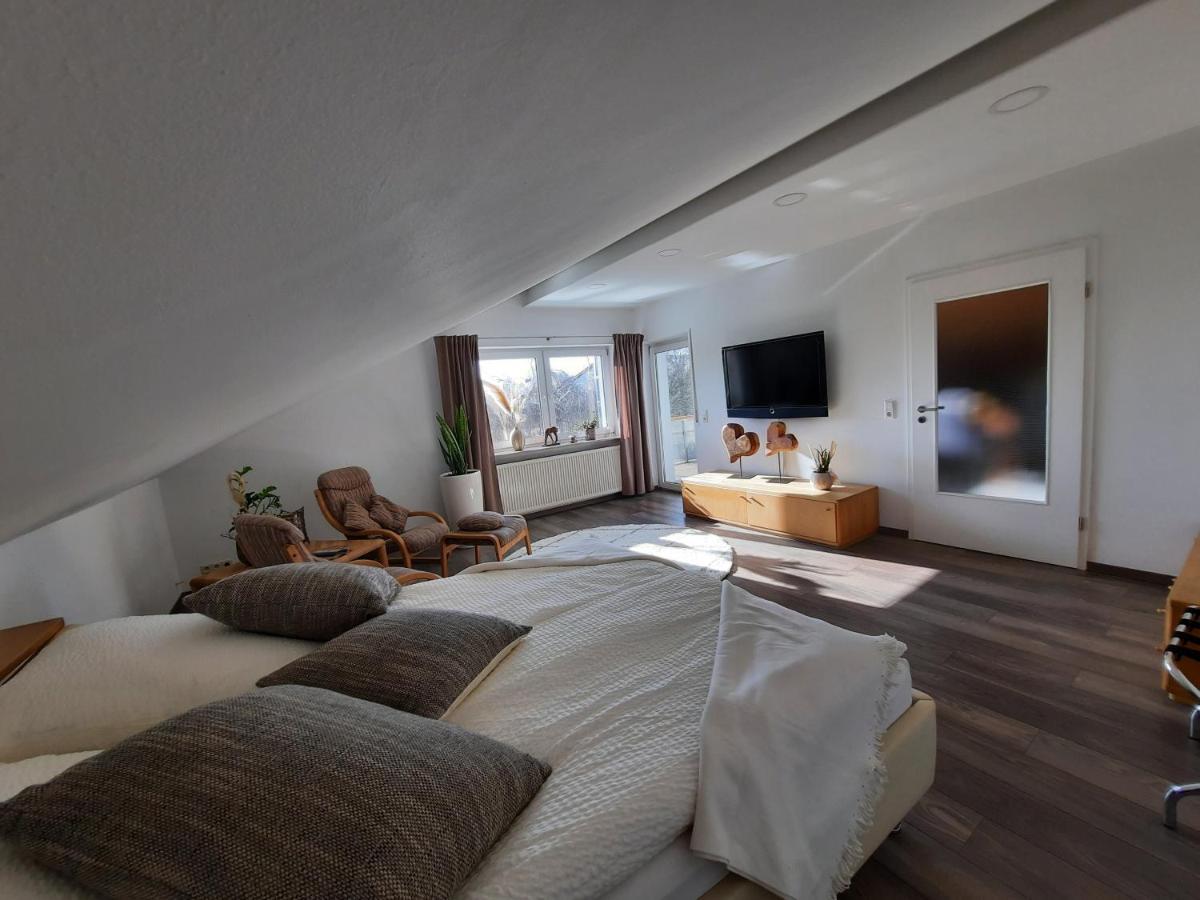 Pflaumers Ferienwohnung เอปพิงเกน ภายนอก รูปภาพ